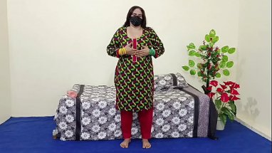 Sexy desi pakistani aunty with big boobs masturbating porn xxx
